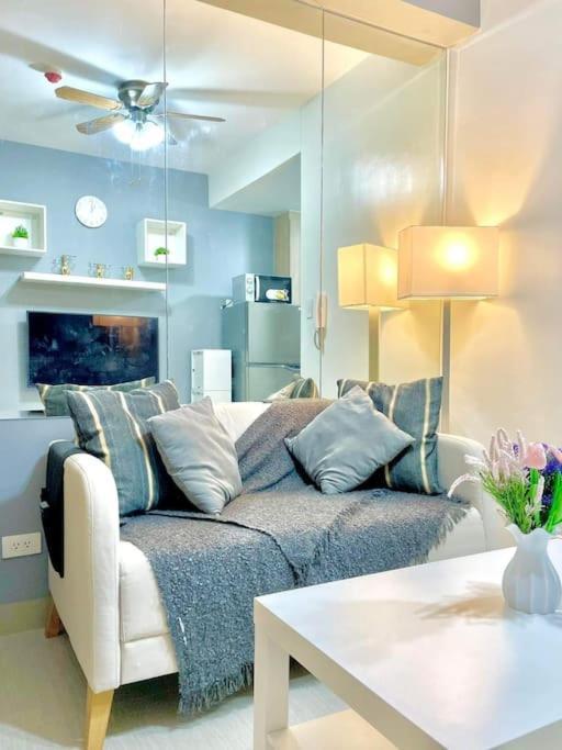 Fully Equipped 1Br Condo At Shore2 Near To Moa مانيلا المظهر الخارجي الصورة